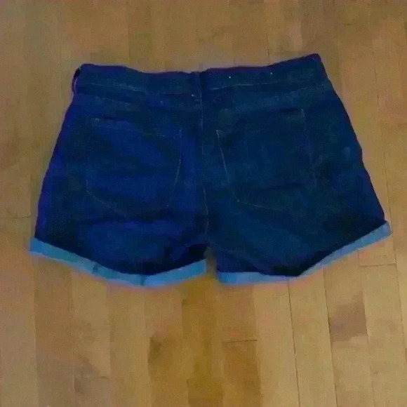 Banana Republic roll up hem denim shorts - Picture 3 of 3